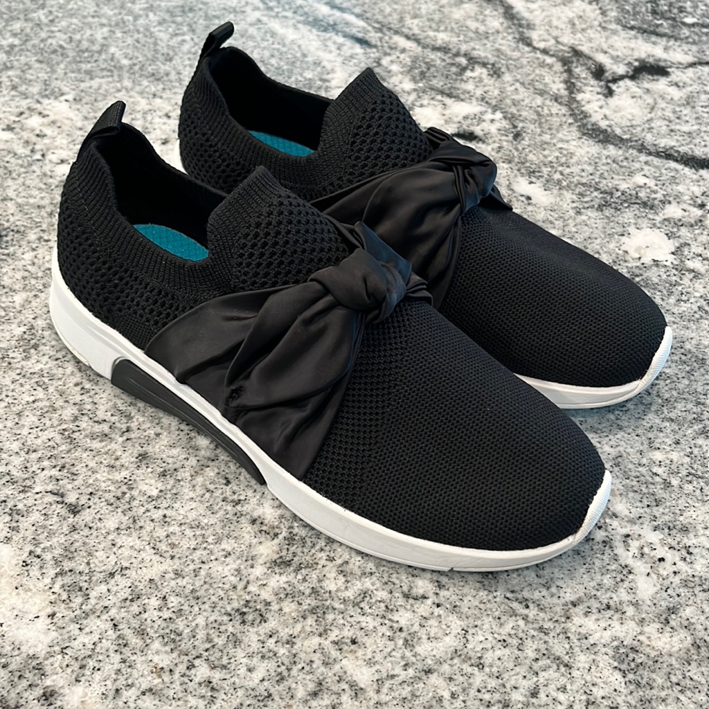 Skechers Girls Slip On Modern Jogger Debbie Sneaker Big Kid Size 4.5